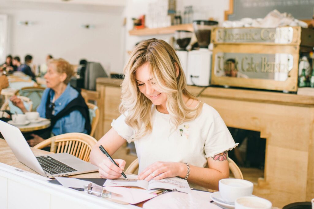 woman at desk working freelancer
